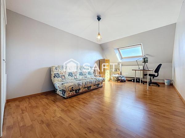 EN EXCLUSIVITE - LONGERE A 7 MINUTES DE CORMONTREUIL- 8 PIECES - CONFORT DE PLAIN PIED - JARDIN