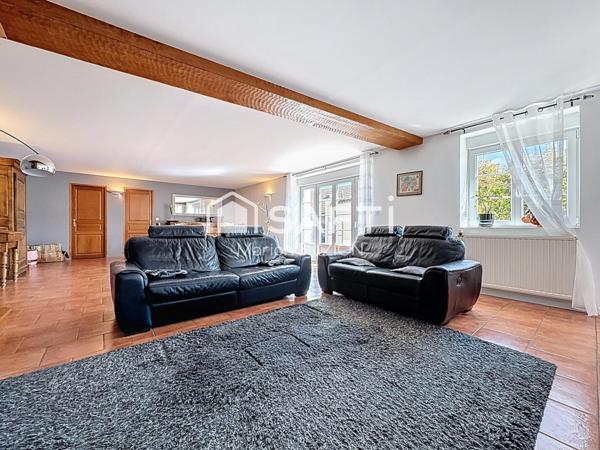 EN EXCLUSIVITE - LONGERE A 7 MINUTES DE CORMONTREUIL- 8 PIECES - CONFORT DE PLAIN PIED - JARDIN