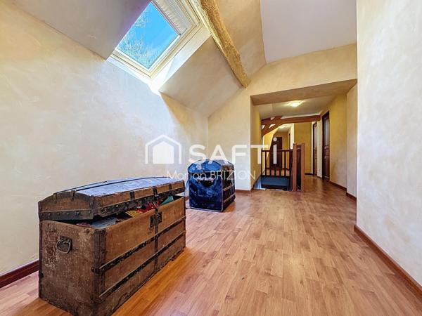 EN EXCLUSIVITE - LONGERE A 7 MINUTES DE CORMONTREUIL- 8 PIECES - CONFORT DE PLAIN PIED - JARDIN