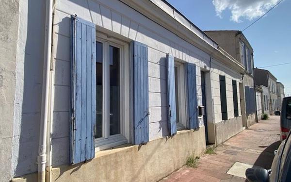 Immeuble à vendre    6 pièces • 110,83 m2 Rochefort