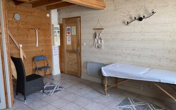 Immeuble à vendre    6 pièces • 110,83 m2 Rochefort