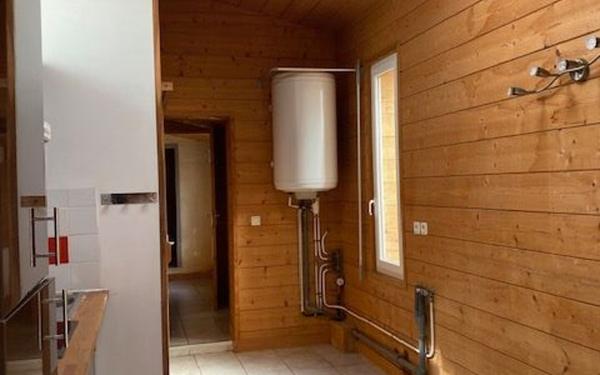 Immeuble à vendre    6 pièces • 110,83 m2 Rochefort