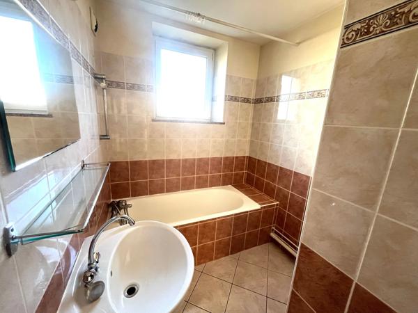Appartement à louer 5 pièces Proche de CHAMPIGNEULLES (54)