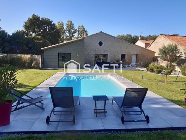 Grange rénovée, 4 chambres, piscine, beau terrain... idéal pour famille ou projet gîte