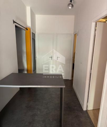 Bureaux à louer à Saint Jean d'Angély - 8,50 m² en rez-de-chaussée