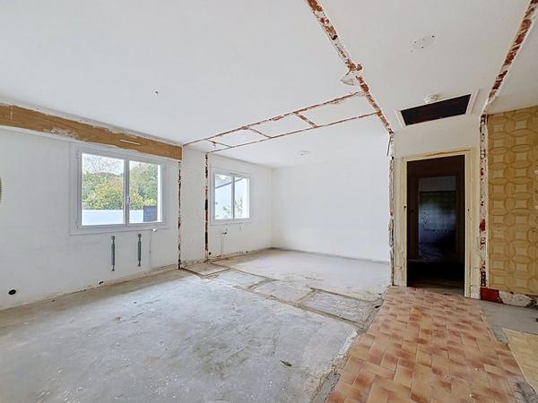 CARQUEFOU "Le Housseau", maison de 134 m², à réhabiliter