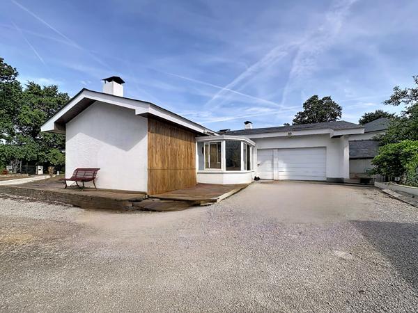 CARQUEFOU "Le Housseau", maison de 134 m², à réhabiliter