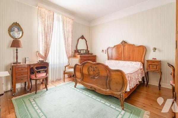 ROSAIS - PROPRIETE VUE MER - Située au c?ur du très recherché quartier du Rosais, cette élégant...