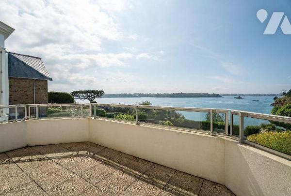 ROSAIS - PROPRIETE VUE MER - Située au c?ur du très recherché quartier du Rosais, cette élégant...