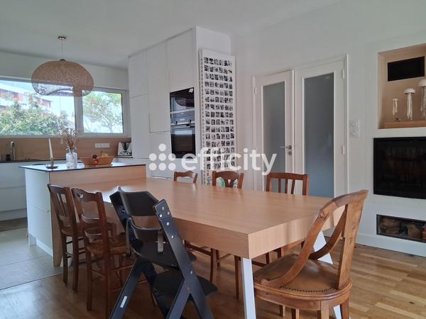 Maison 10 pièces - 208 m²