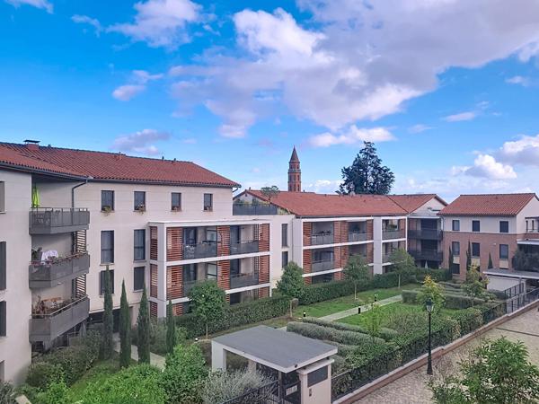 Au coeur du centre-ville de Castanet-Tolosan rare appartement de type 4