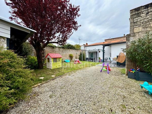 Maison à vendre 9 pièces 220m² AIGREFEUILLE D'AUNIS (17)