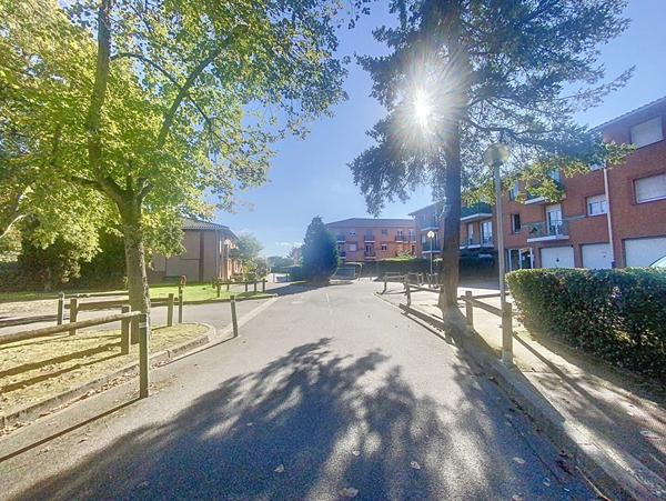 A VENDRE - TOURNEFEUILLE - Appartement T5 avec terrasse, garage, cave et parking