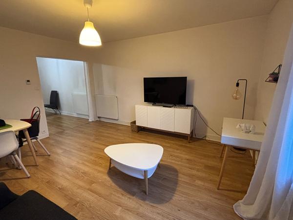 APPARTEMENT T2 MEUBLE -  ROBIEN - Gare - Parking privé