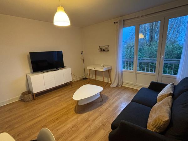 APPARTEMENT T2 MEUBLE -  ROBIEN - Gare - Parking privé