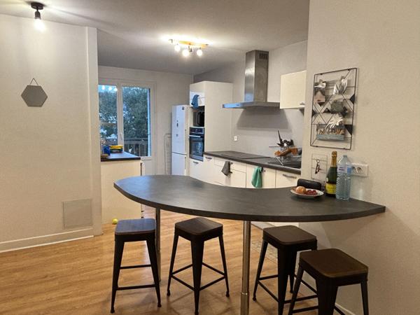 APPARTEMENT T2 MEUBLE -  ROBIEN - Gare - Parking privé