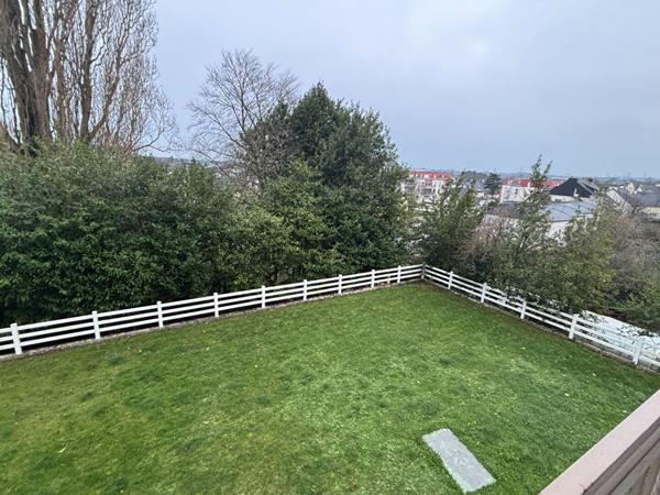 APPARTEMENT T2 MEUBLE -  ROBIEN - Gare - Parking privé