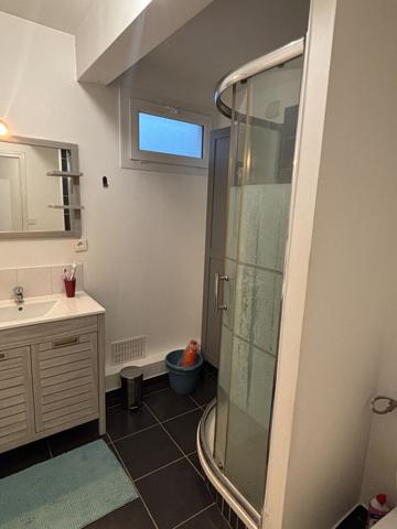 APPARTEMENT T2 MEUBLE -  ROBIEN - Gare - Parking privé