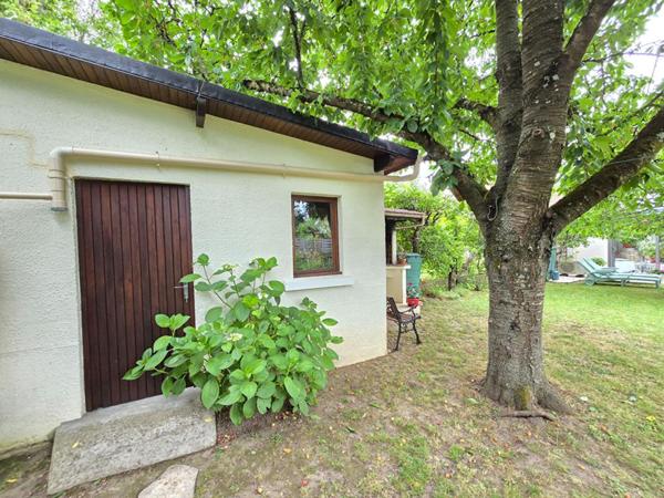Maison individuelle avec 4 chambres, véranda et magnifique jardin