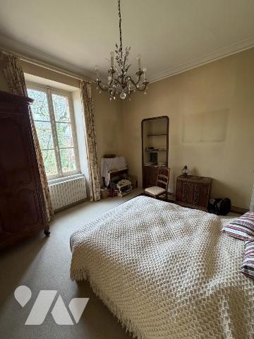 Maison de caractère d'environ 250m² sur 5 hectares avec dépendances