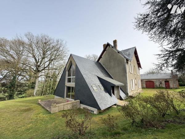 Maison de caractère d'environ 250m² sur 5 hectares avec dépendances