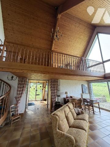 Maison de caractère d'environ 250m² sur 5 hectares avec dépendances