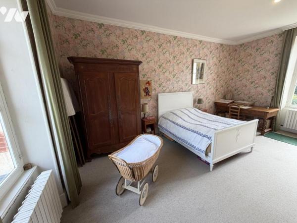 Maison de caractère d'environ 250m² sur 5 hectares avec dépendances