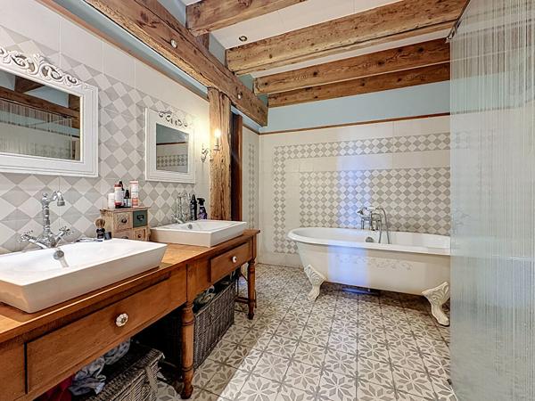 A vendre maison de caractère proche de Montauban avec dependance