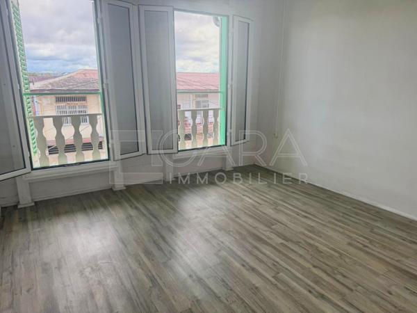 Location Appartement 4 Pièce(s) CAYENNE (97300) 871 €
