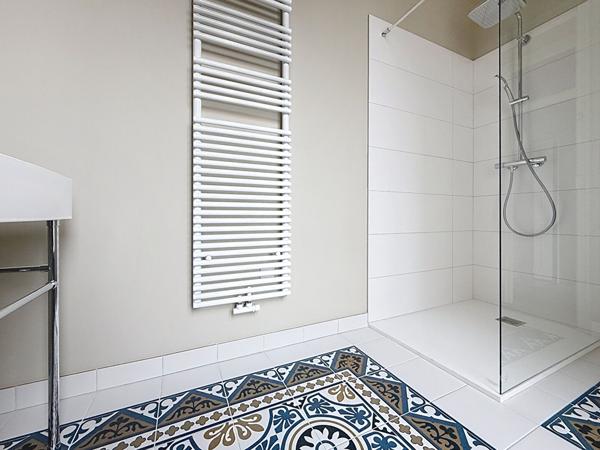 Cachet pour ce T6 ancien renove 157 m2 stationnement privatif -