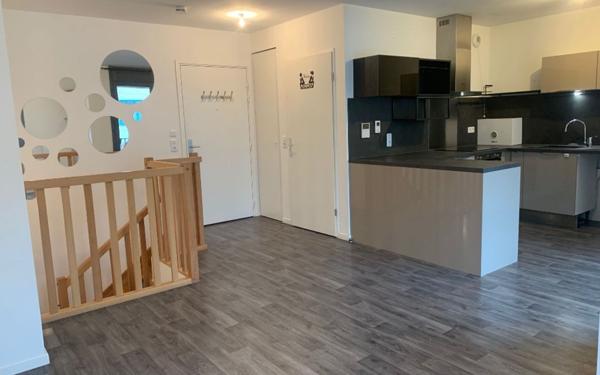 Appartement à louer    3 pièces • 57 m2 Massy