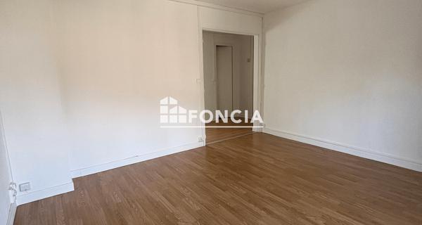 Location Appartement 4 pièces 78.31 m² - Villeneuve-saint-germain 02200
