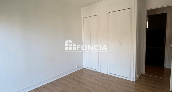 Location Appartement 4 pièces 78.31 m² - Villeneuve-saint-germain 02200