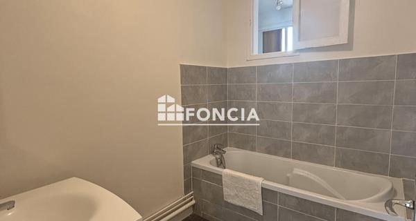 Location Appartement 4 pièces 78.31 m² - Villeneuve-saint-germain 02200