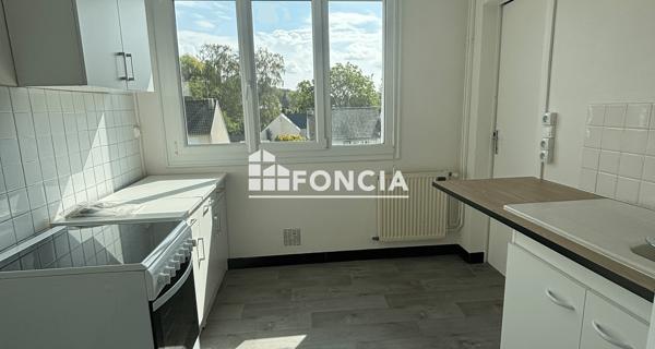 Location Appartement 4 pièces 78.31 m² - Villeneuve-saint-germain 02200