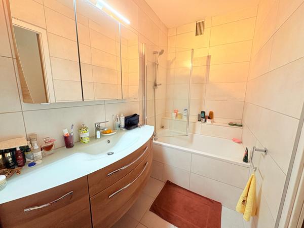 Appartement Angers quartier Jeanne d'Arc avec locataires en place, rentabilité assuré !