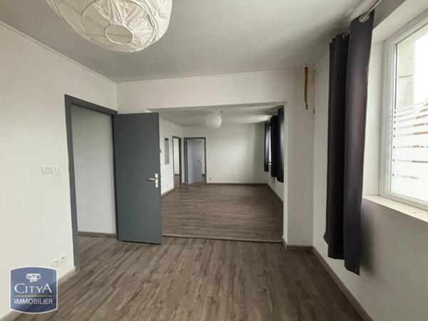 Appartement à louer 3 pièces 57.68m² Jeumont (59460)
