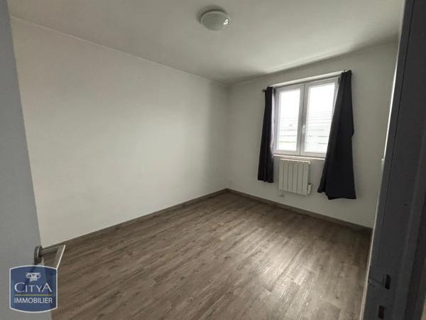 Appartement à louer 3 pièces 57.68m² Jeumont (59460)