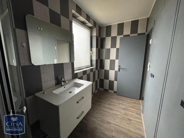 Appartement à louer 3 pièces 57.68m² Jeumont (59460)