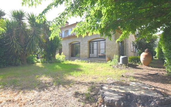 Maison à vendre    6 pièces •  Castelnau-le-Lez