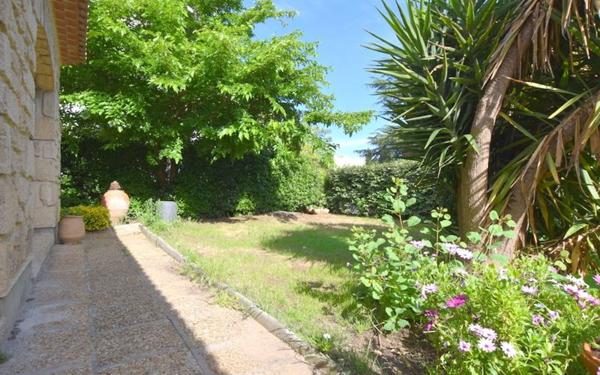 Maison à vendre    6 pièces •  Castelnau-le-Lez