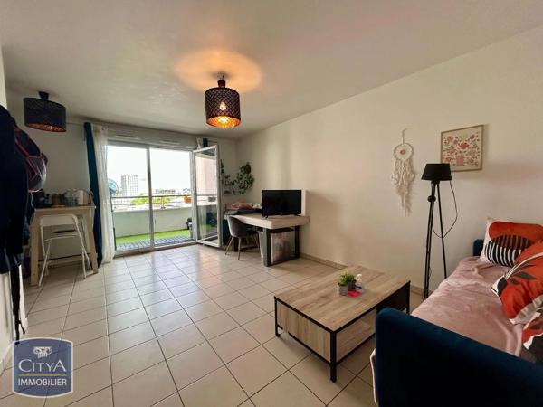 Appartement à louer 2 pièces 45.07m² Tours (37000)