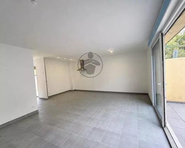 Vente                                                      Appartement
                        
                     2 pièces                      47 m2                     à Prades-le-Lez