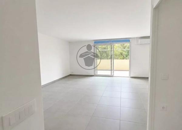 Vente                                                      Appartement
                        
                     2 pièces                      47 m2                     à Prades-le-Lez