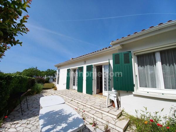 ïle d'Oléron - La Brée les Bains centre : maison 3 chambres sur terrain 510m²