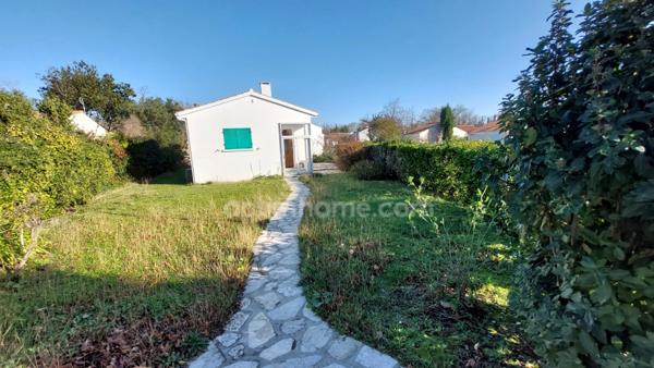 ïle d'Oléron - La Brée les Bains centre : maison 3 chambres sur terrain 510m²