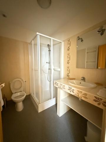 Très belle demeure de 392m² du 17ème siècle, 7 chambres, terrain de 1163m² 548 000 €