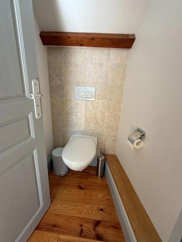 Très belle demeure de 392m² du 17ème siècle, 7 chambres, terrain de 1163m² 548 000 €