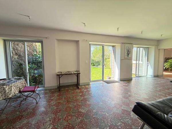 Très belle demeure de 392m² du 17ème siècle, 7 chambres, terrain de 1163m² 548 000 €