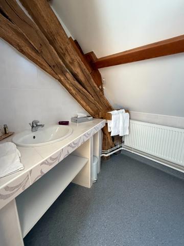 Très belle demeure de 392m² du 17ème siècle, 7 chambres, terrain de 1163m² 548 000 €